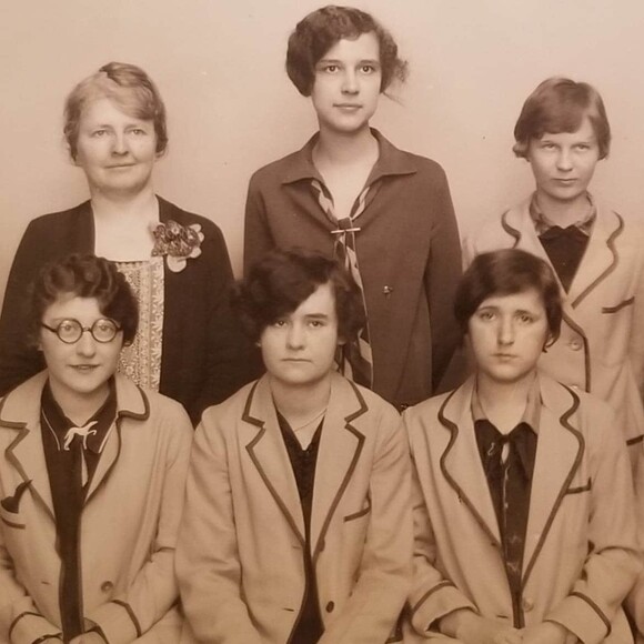 1920s 2 Vintage Photos of Women From Penn State College ~7"x4.5" - Picture 7 of 10